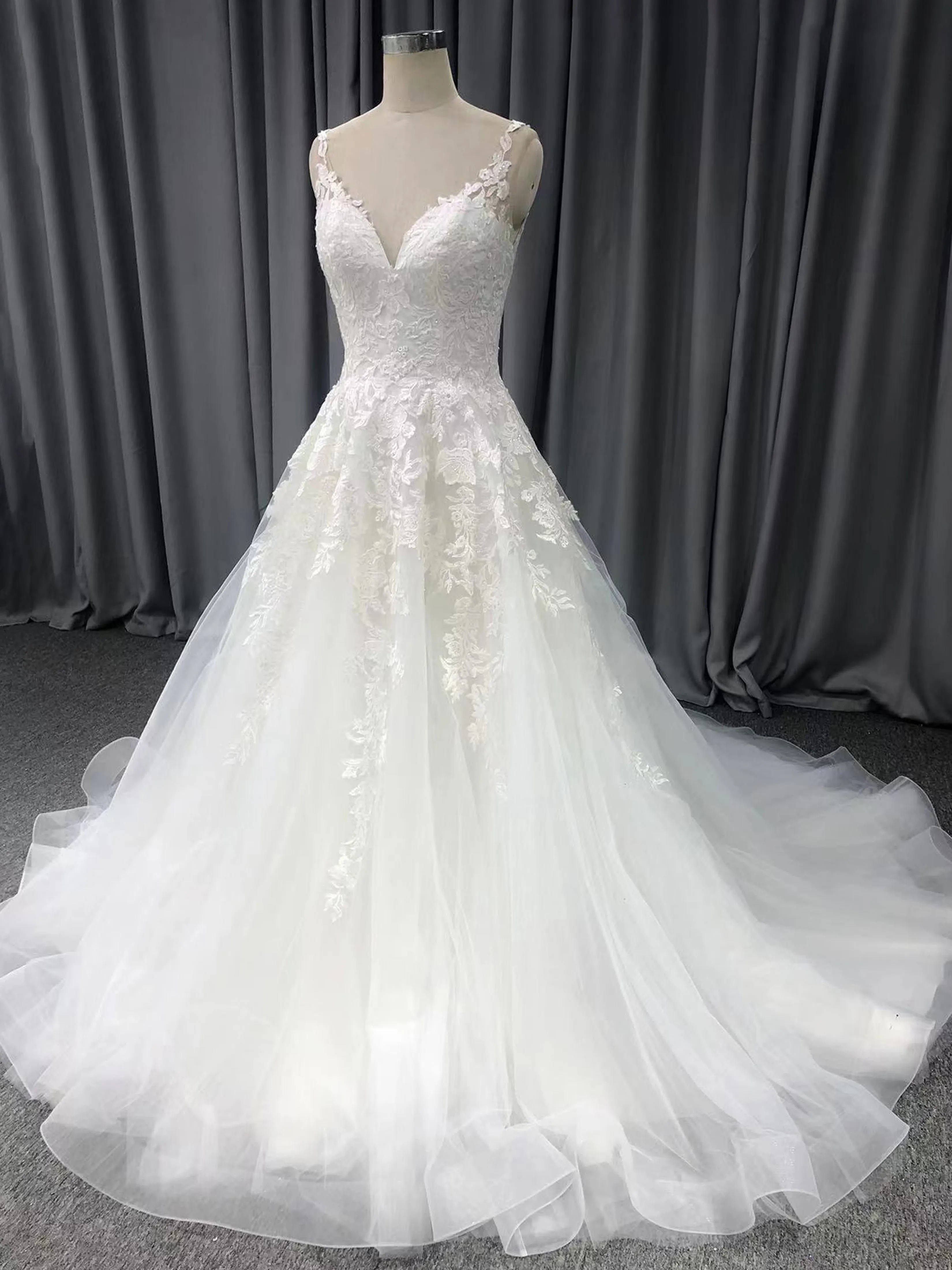 A-Line Lace V-neck Court Train Sleeveless Wedding Dresses