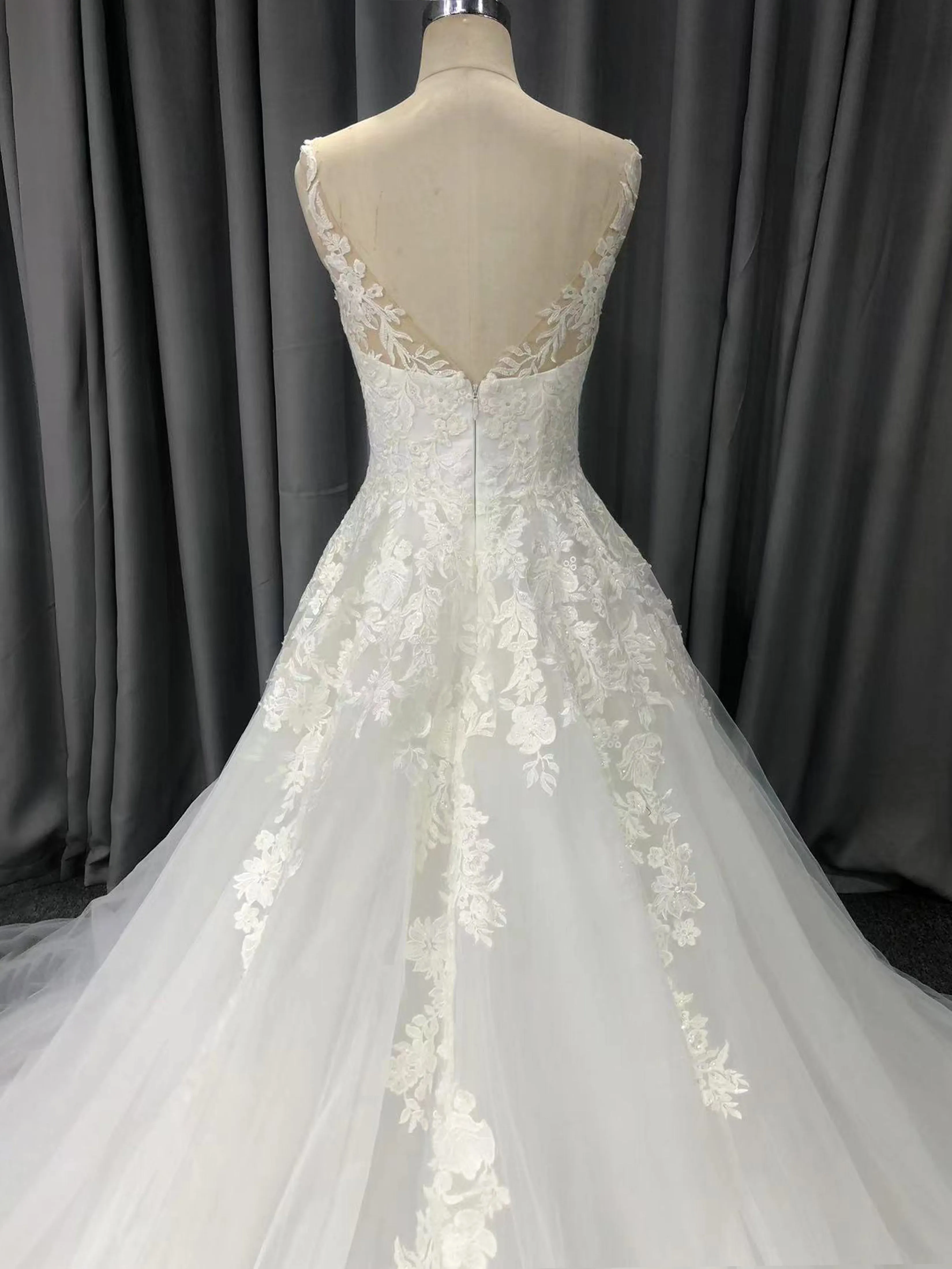 A-Line Lace V-neck Court Train Sleeveless Wedding Dresses