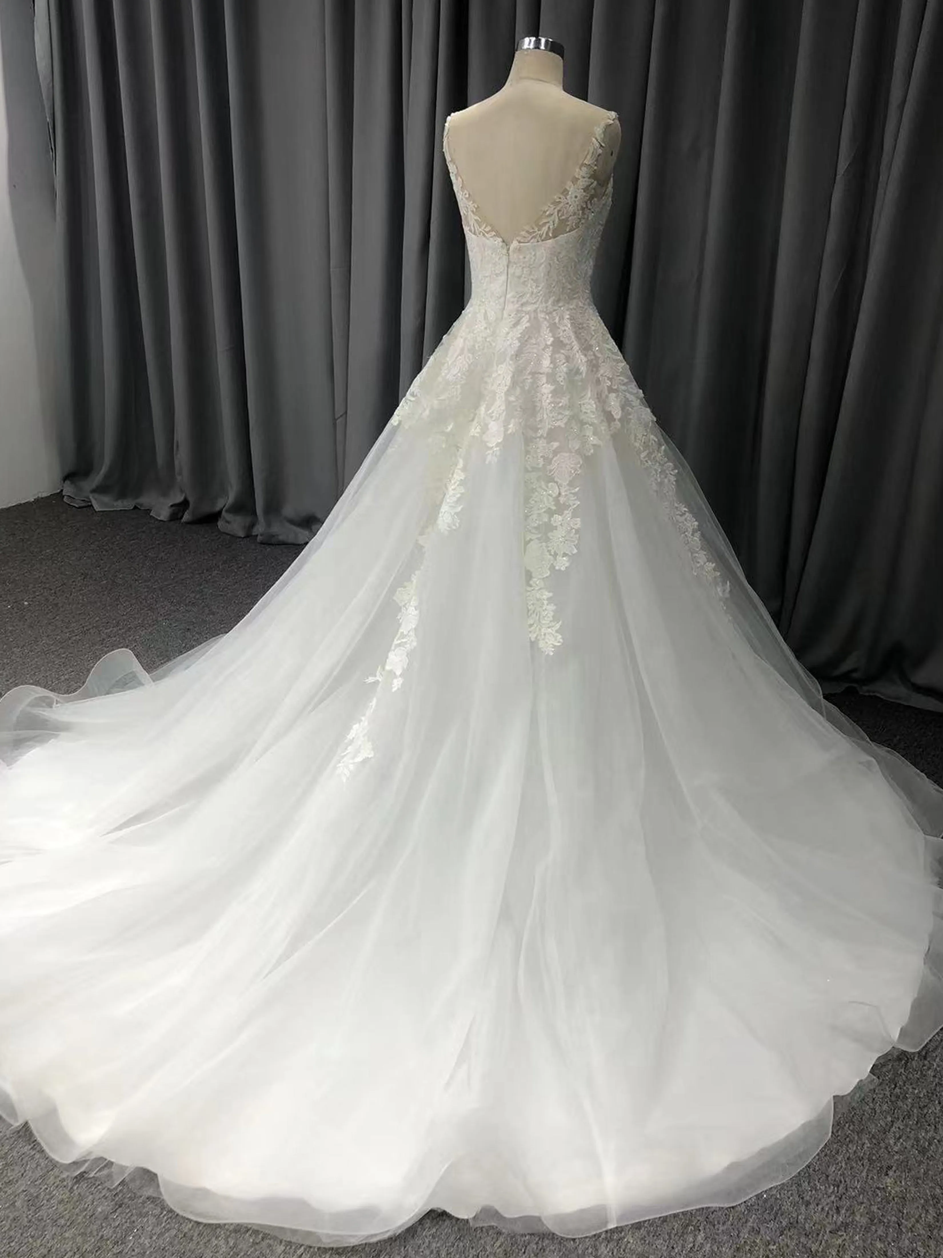 A-Line Lace V-neck Court Train Sleeveless Wedding Dresses