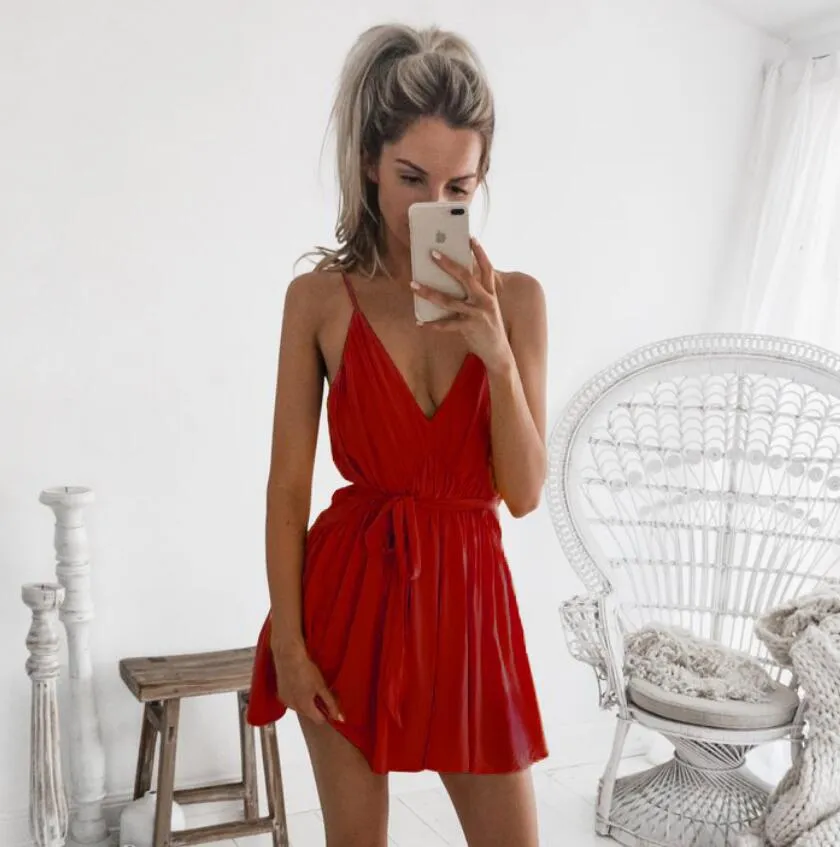 Deep V-neck V-back Spaghetti Straps Strap Women Loose Short Pleated Dress