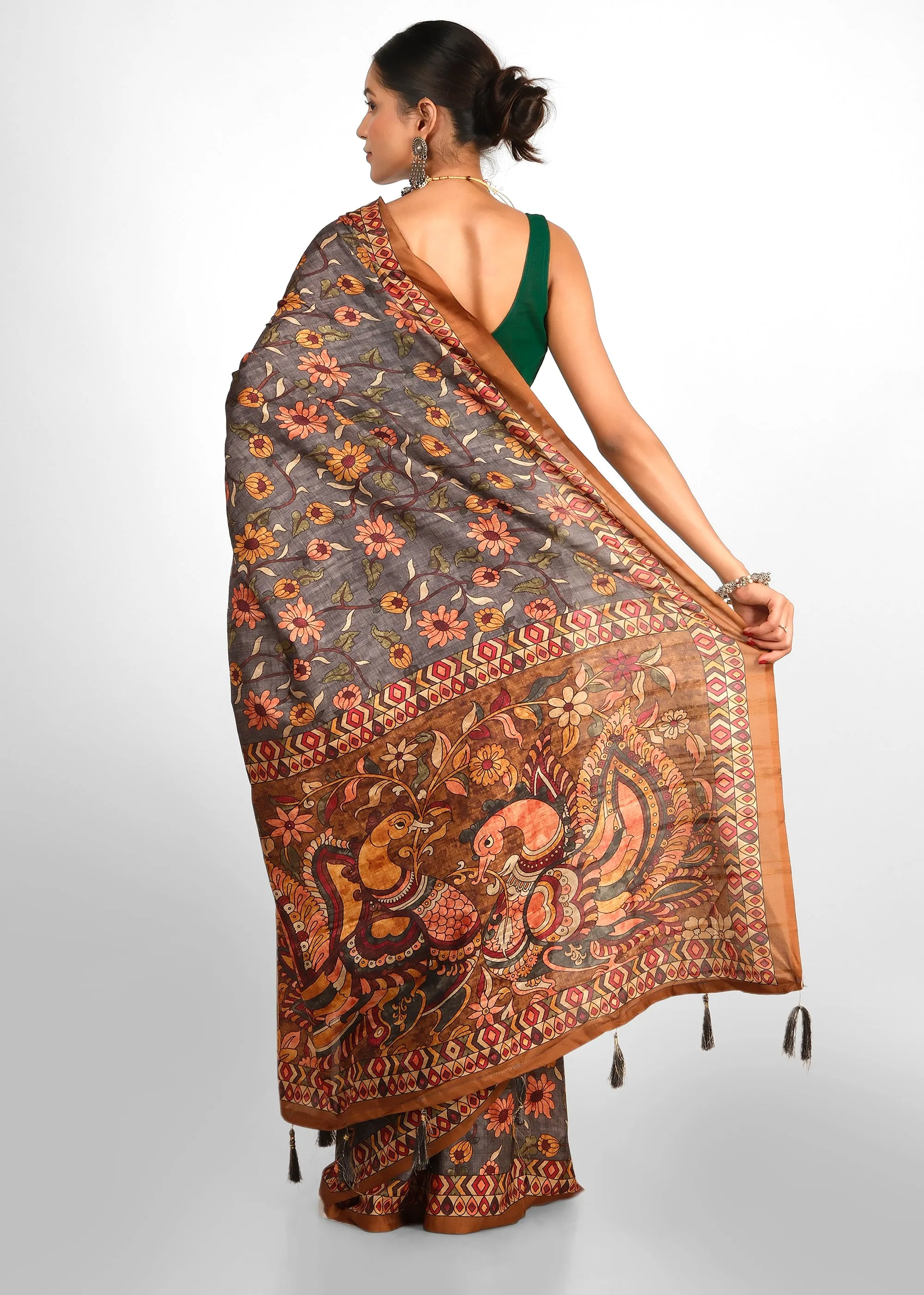 Elegant Floral Printed  Saree with Contrast Border